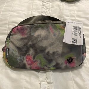 NWT Lululemon Belt Bag - Hyper Dye/Multi Rover